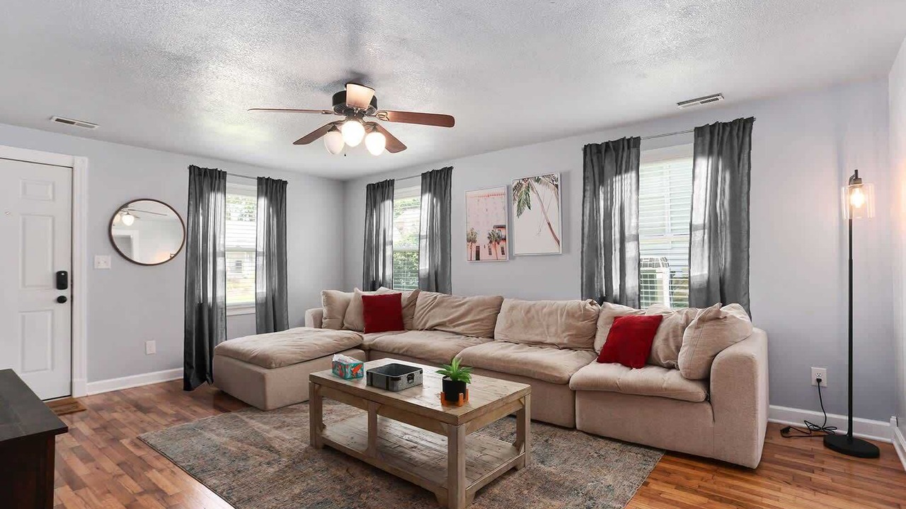 Photo of Livingroom in Warrensburg