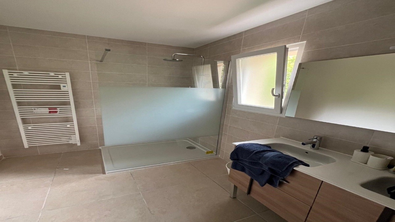 Photo of Bathroom in Roquebrun
