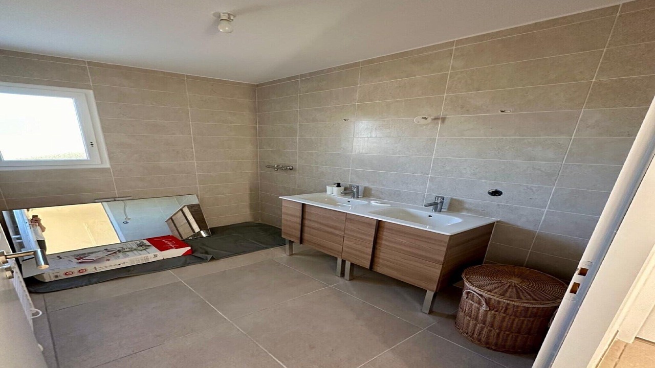 Photo of Bathroom in Roquebrun