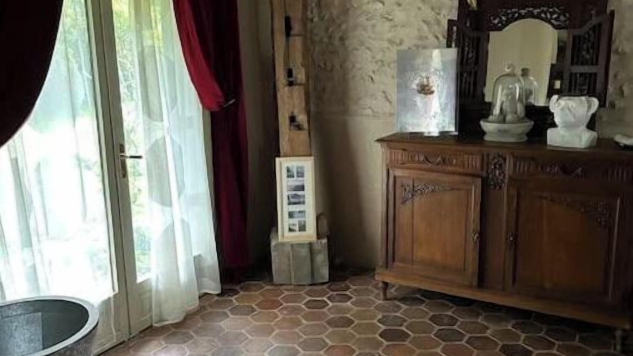 Photo of Others in Dollot