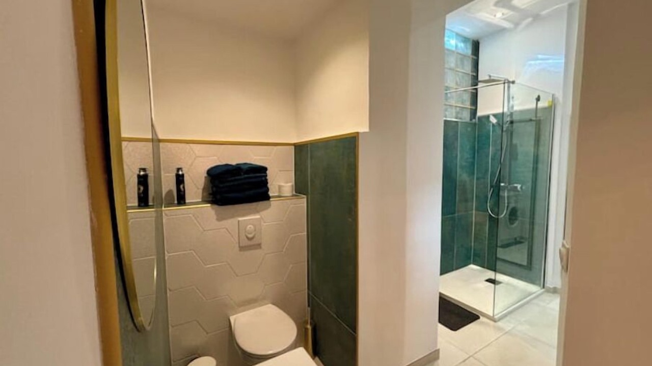 Photo of Bathroom in Les Pennes-Mirabeau