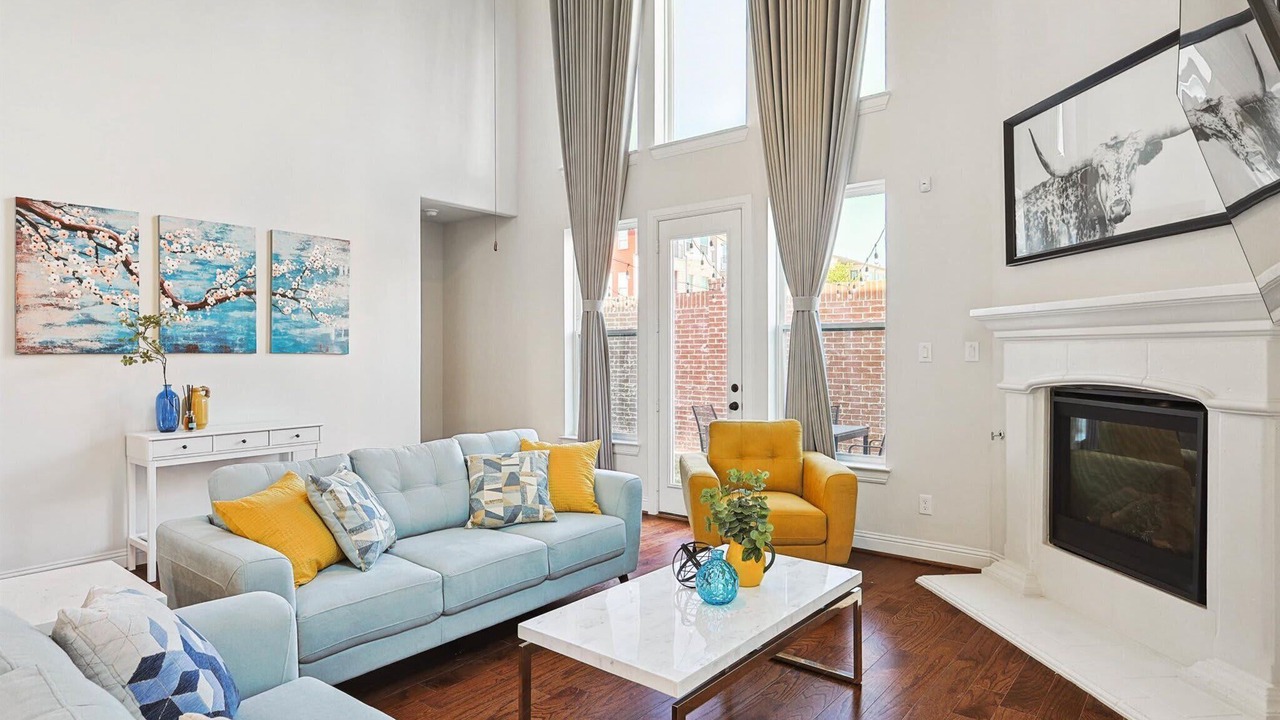 Photo of Livingroom in Irving