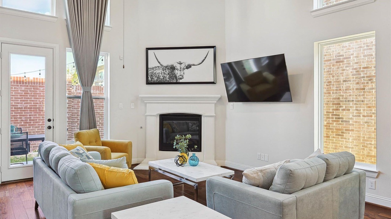 Photo of Livingroom in Irving