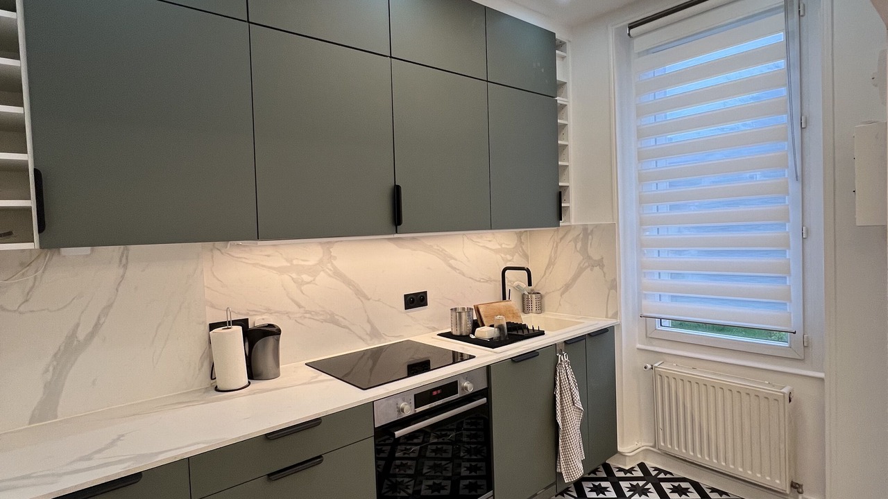 Photo of Kitchen in Poincare - Foch - Anatole France - Croix de Bourgogne