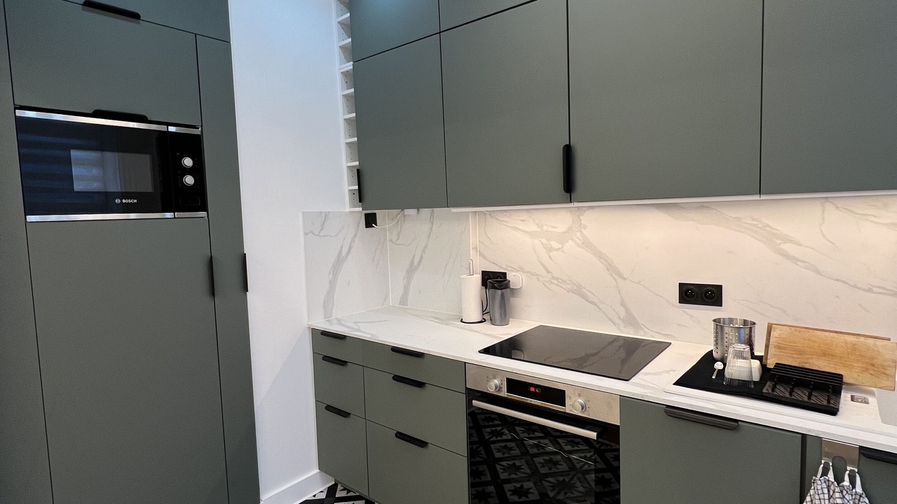 Photo of Kitchen in Poincare - Foch - Anatole France - Croix de Bourgogne