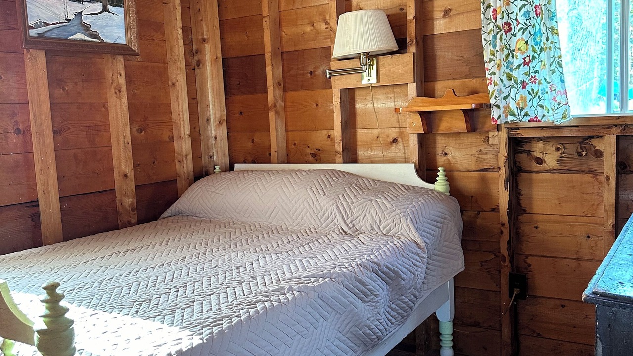 Photo of Bedroom in Skiff Lake