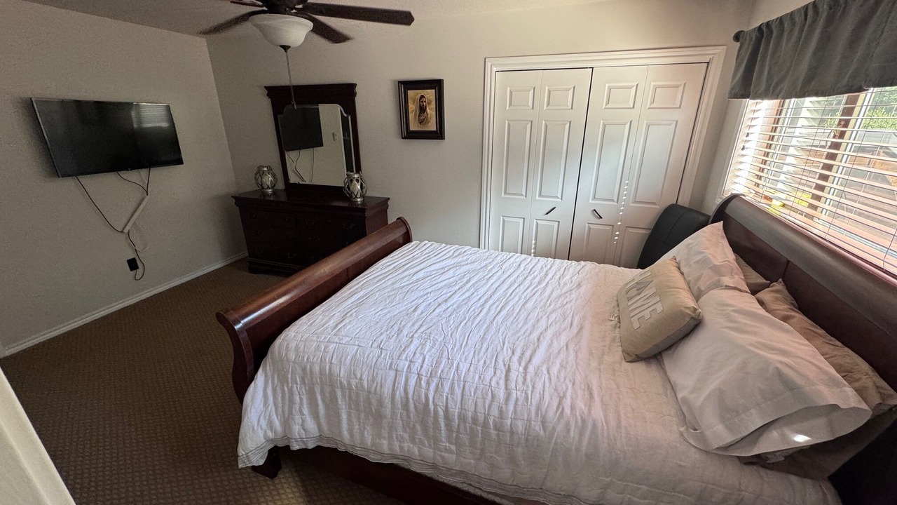 Photo of Bedroom in Double Oak