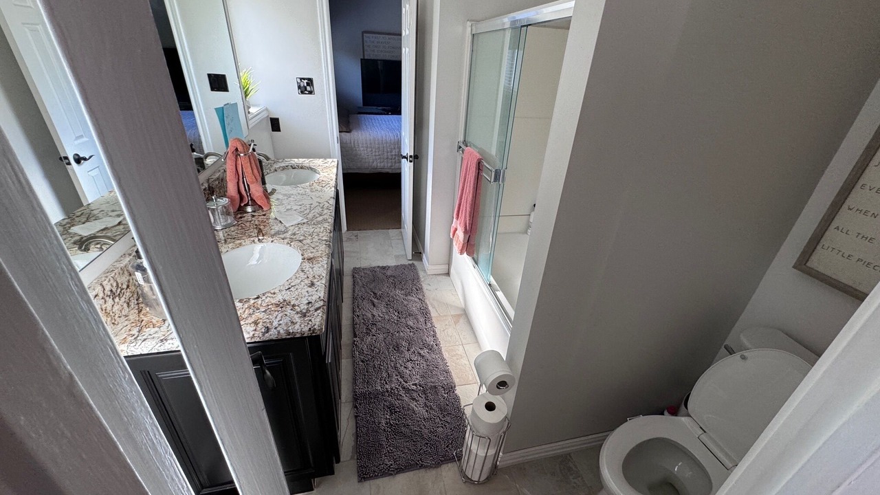 Photo of Bathroom in Double Oak