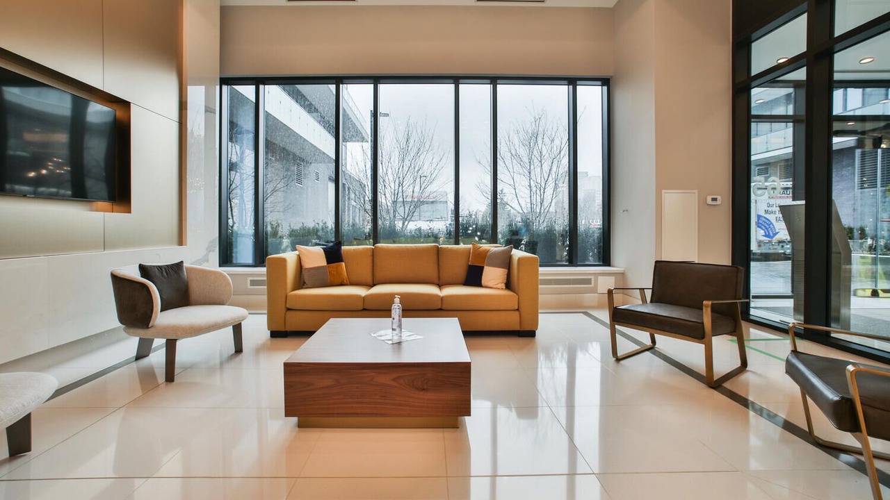 Photo of Livingroom in Hurontario