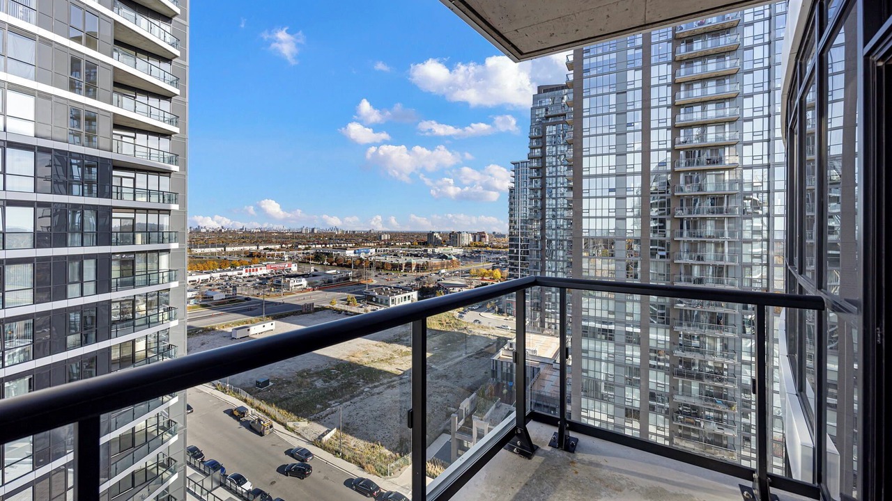 Photo of Outdoor in Hurontario