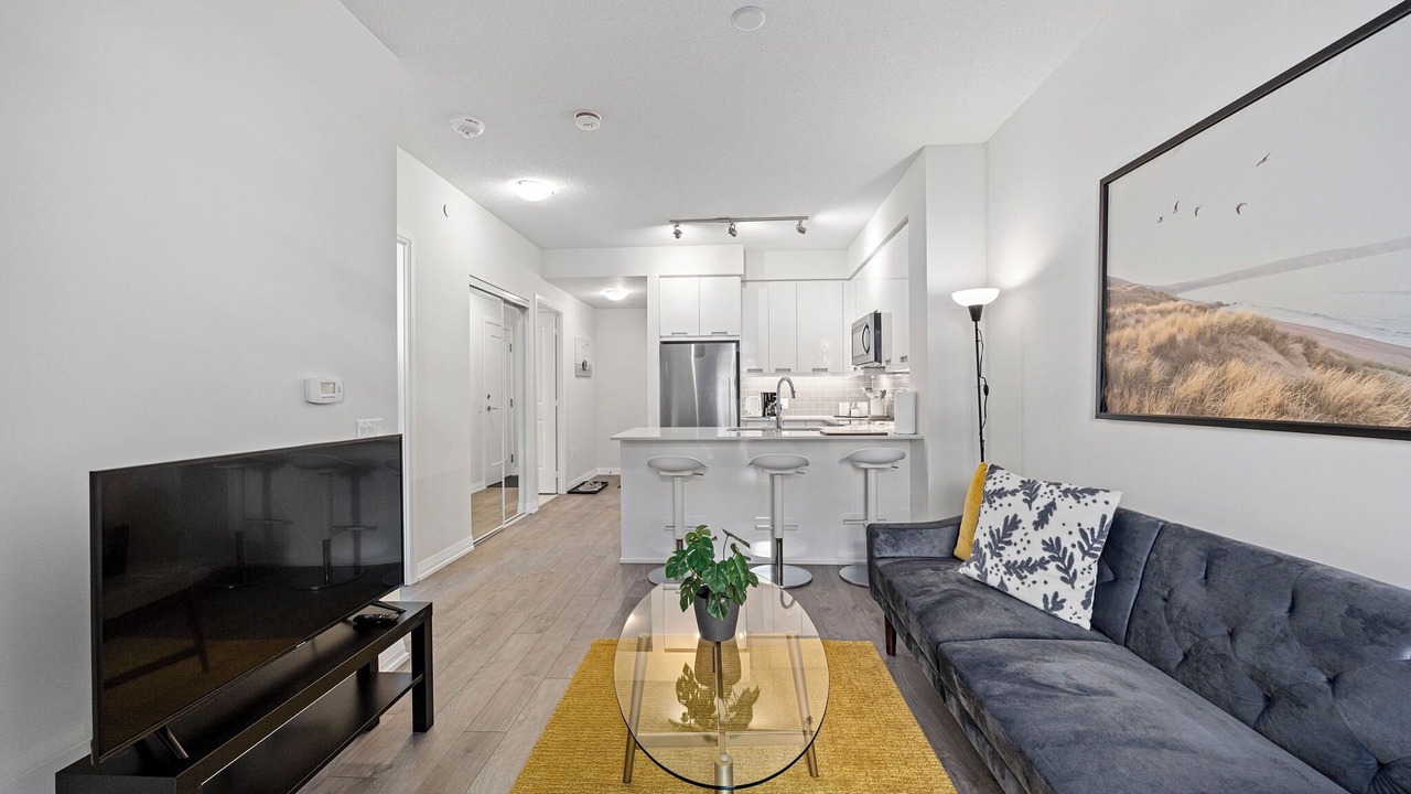 Photo of Livingroom in Hurontario