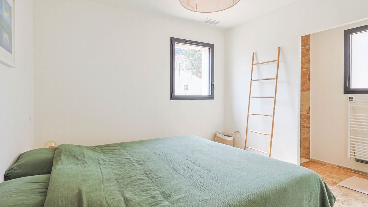 Photo of Bedroom in Malaucene