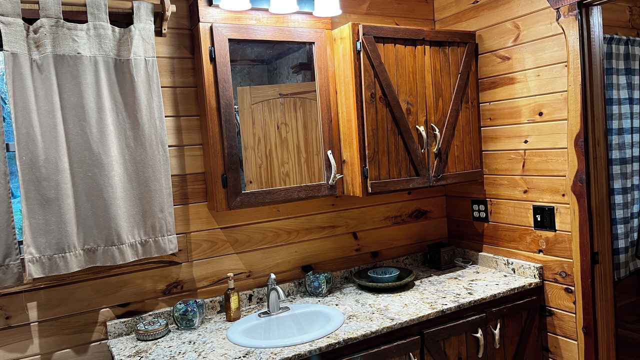 Photo of Bathroom in Ponce De Leon