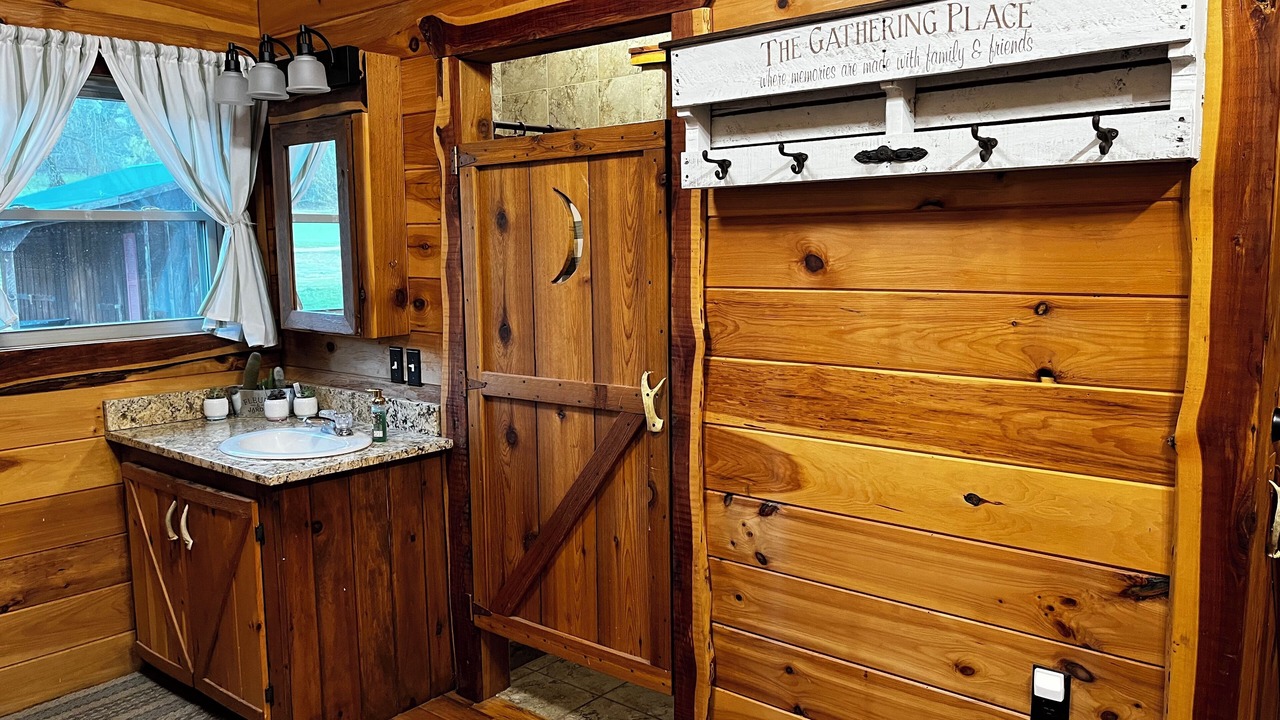 Photo of Bathroom in Ponce De Leon