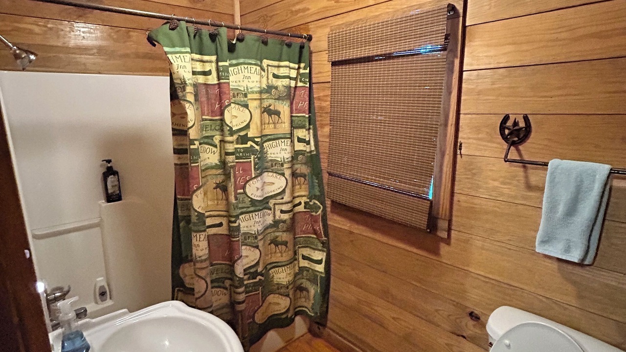 Photo of Bathroom in Jasper