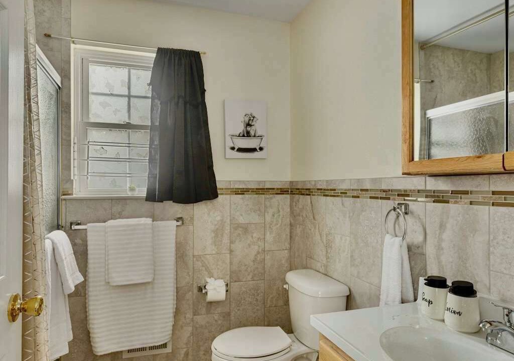 Photo of Bathroom in Newark