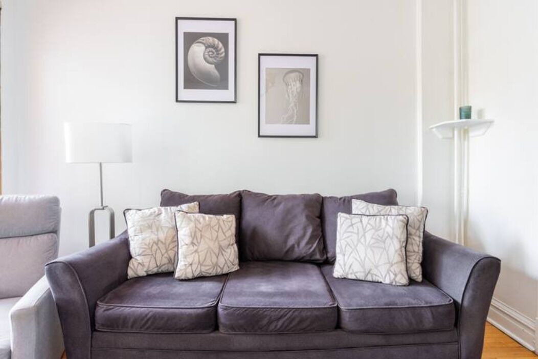 Photo of Livingroom in North Center