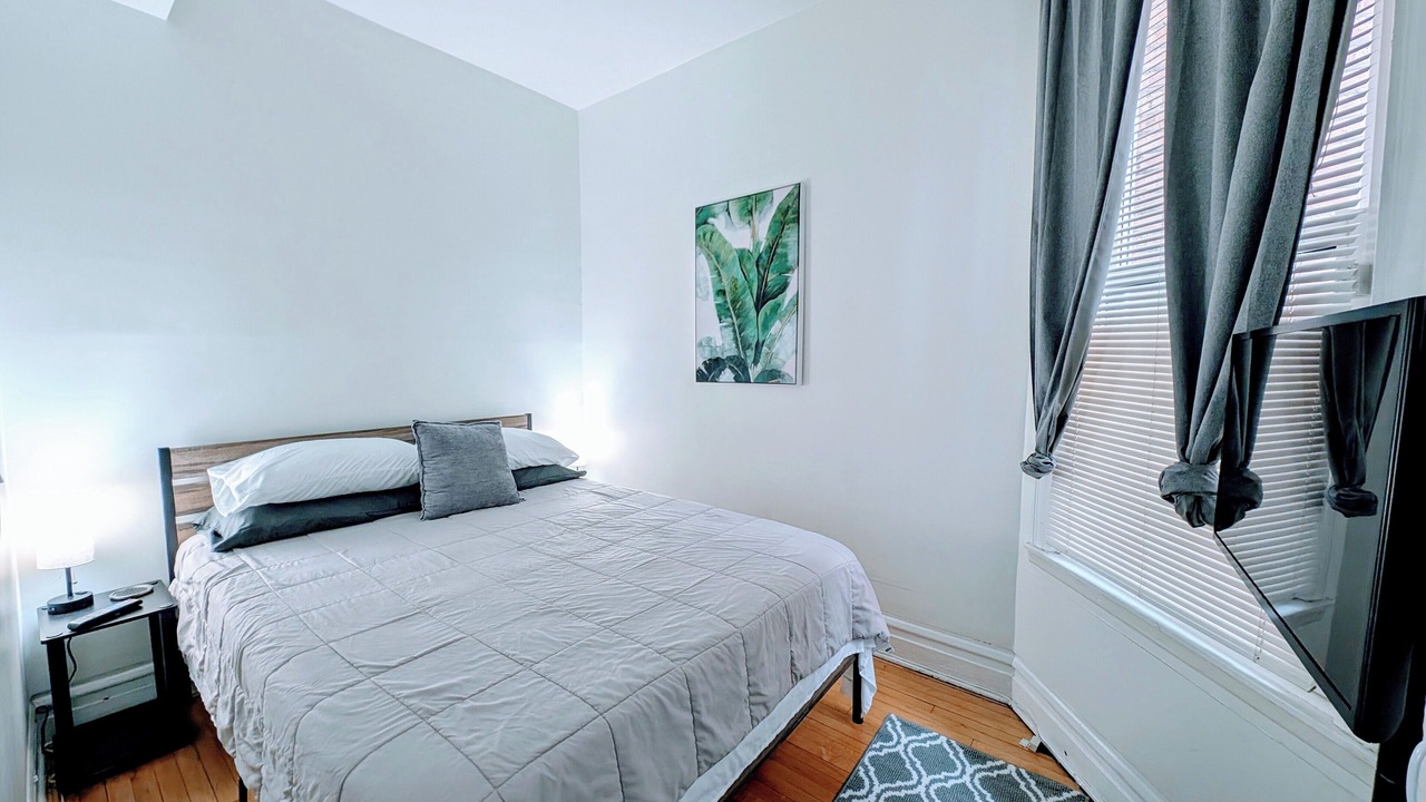 Photo of Bedroom in North Center
