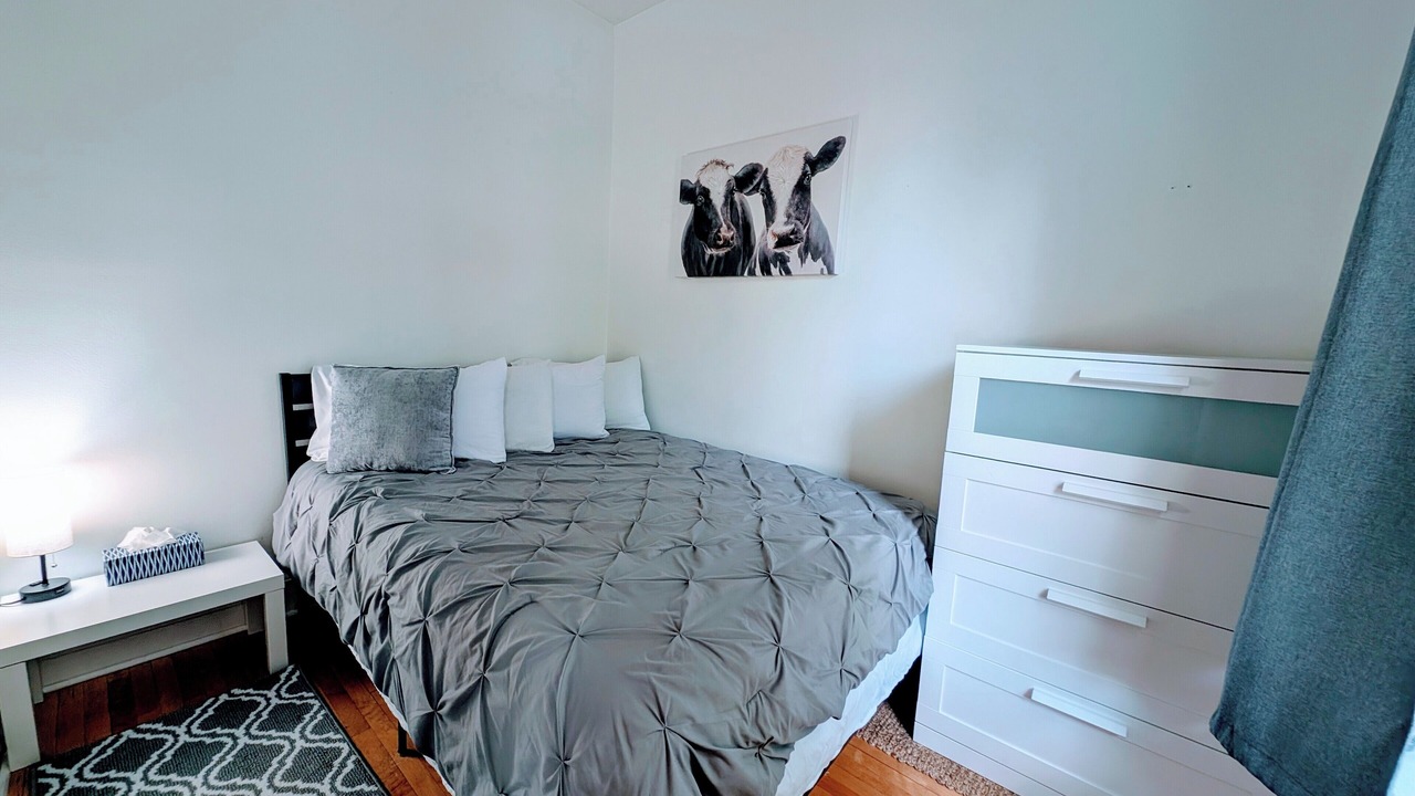 Photo of Bedroom in North Center