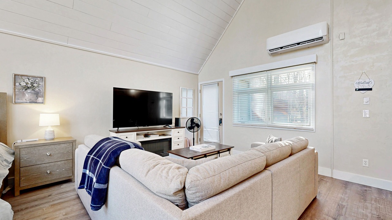 Photo of Livingroom in Sapphire