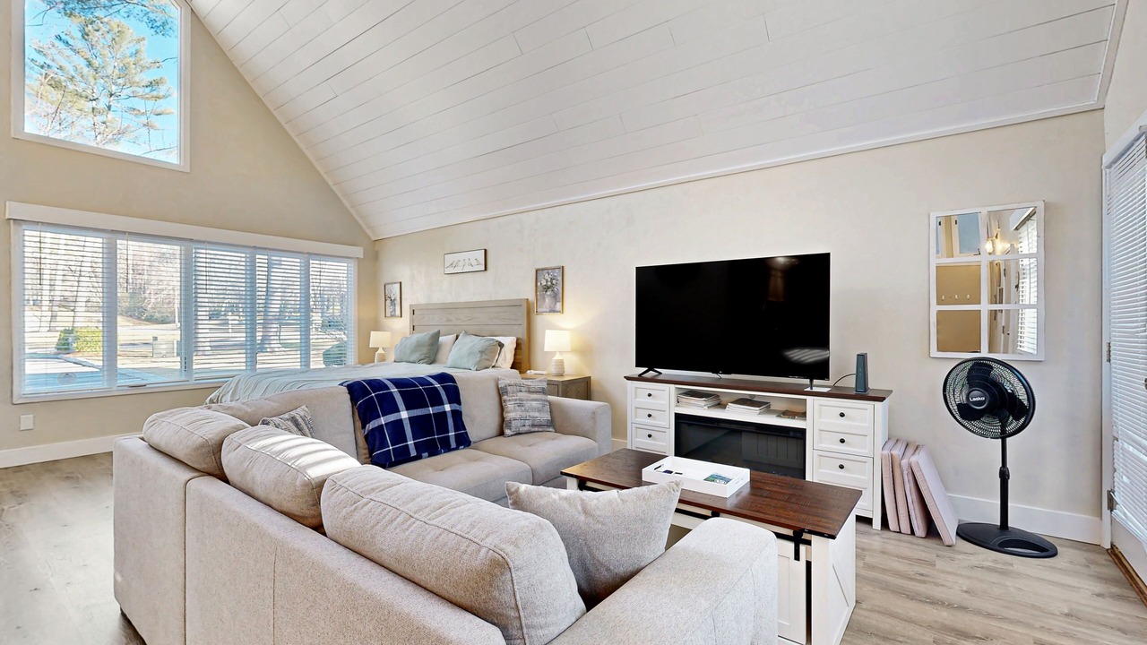 Photo of Livingroom in Sapphire