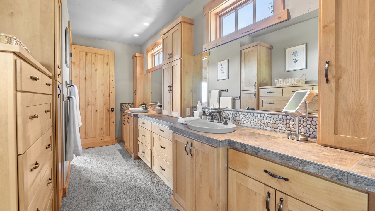 Photo of Bathroom in Powell Butte