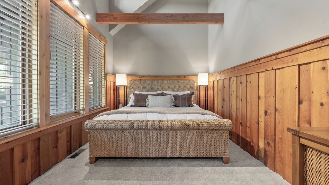 Photo of Bedroom in Powell Butte