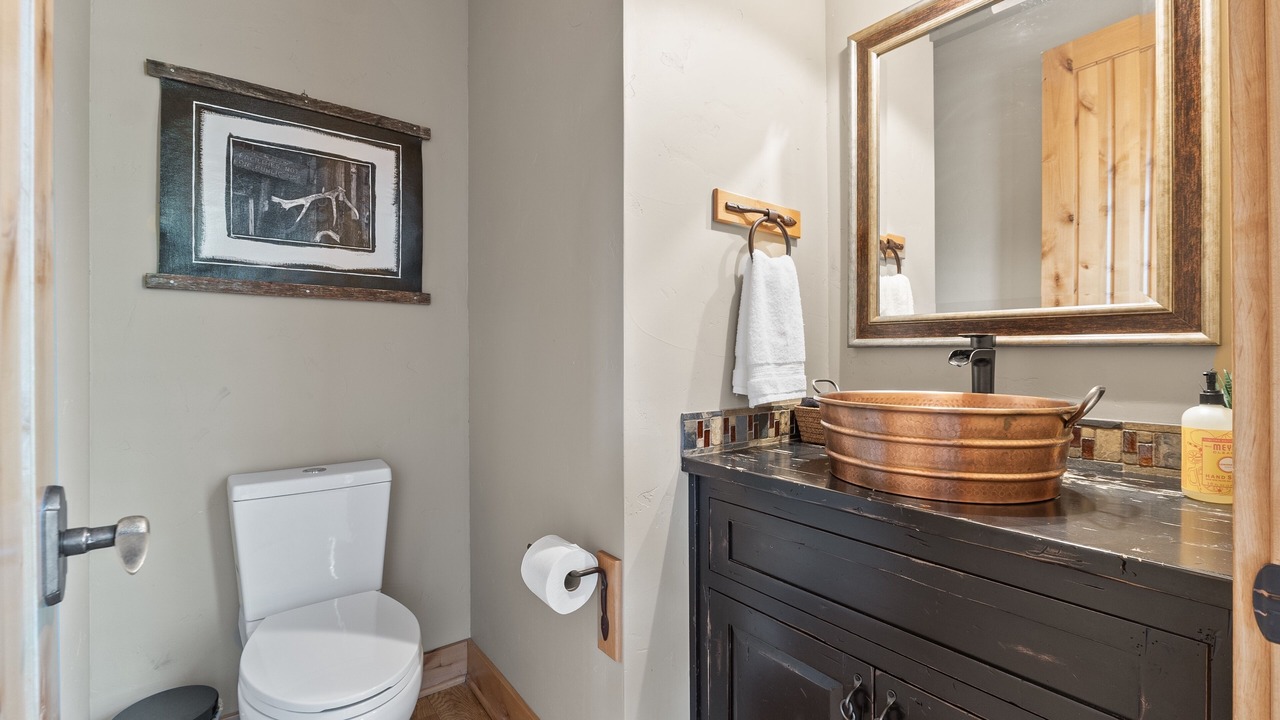 Photo of Bathroom in Powell Butte