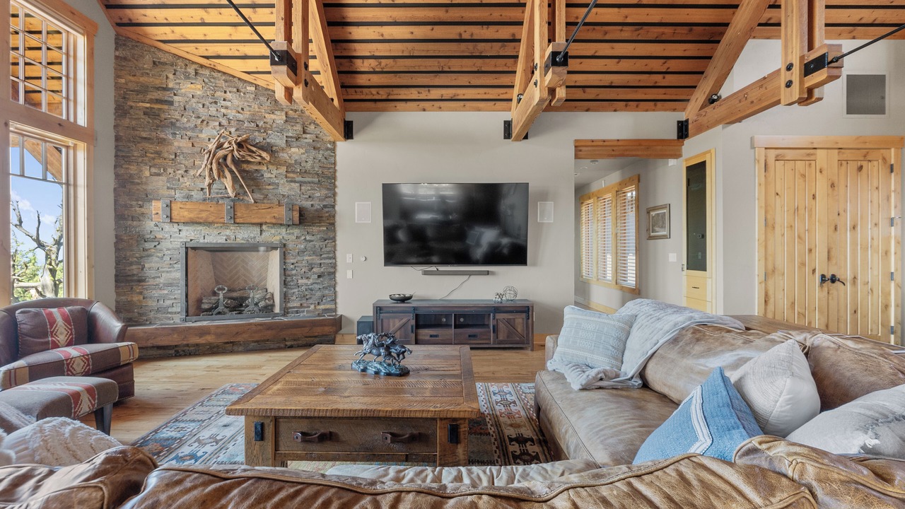 Photo of Livingroom in Powell Butte