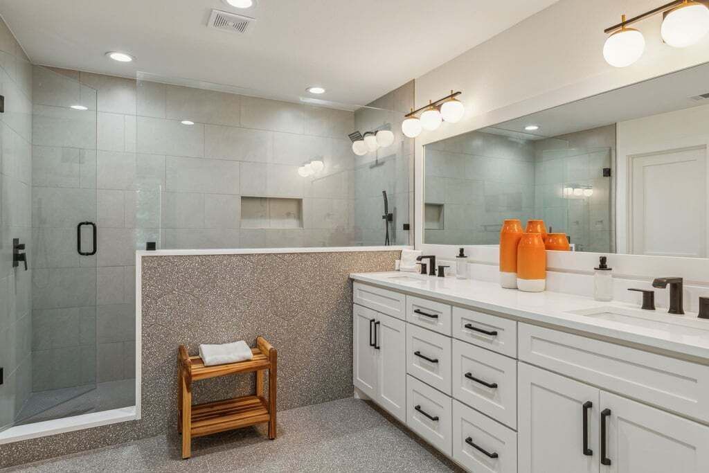Photo of Bathroom in Enchanted Oaks