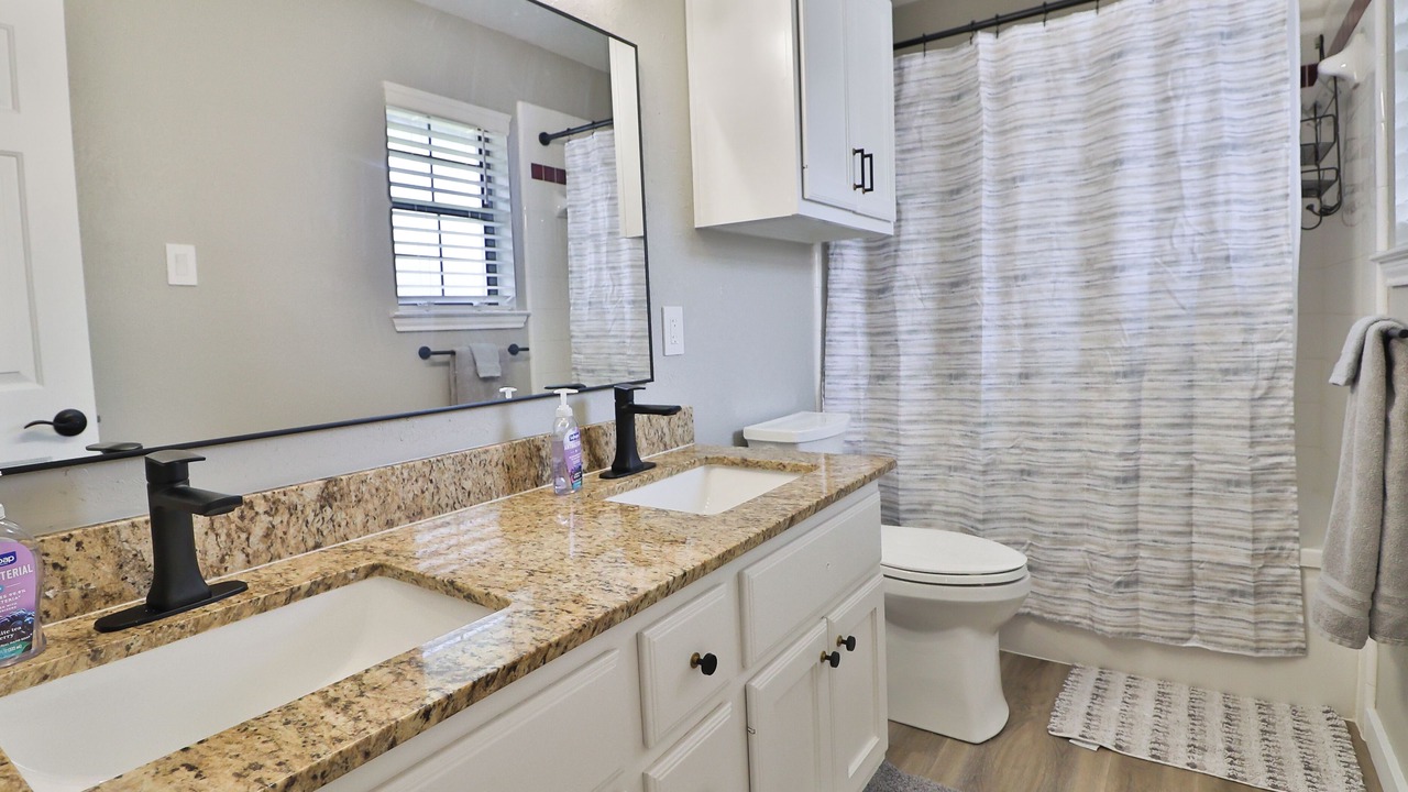 Photo of Bathroom in Copperfield