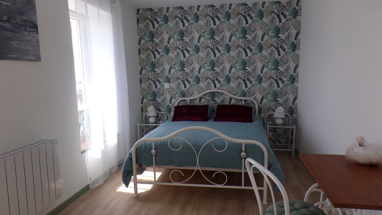 Photo of Bedroom in Saint-Cesaire