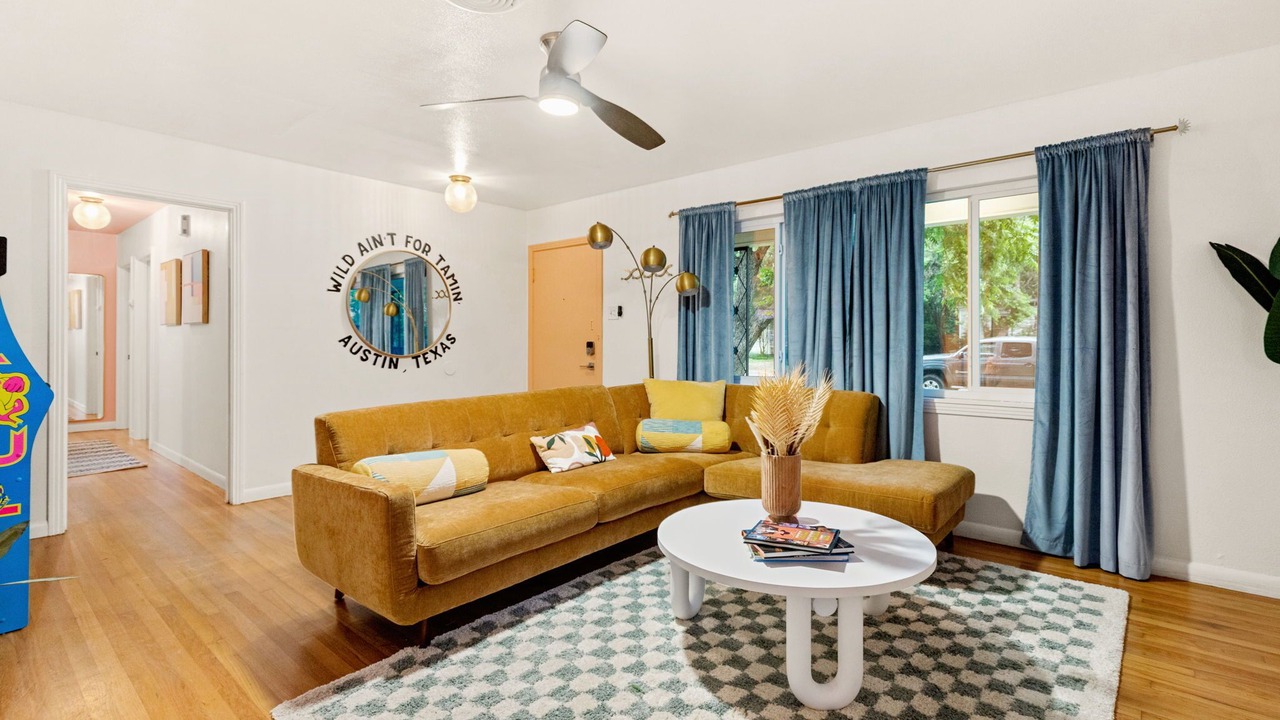 Photo of Livingroom in South Lamar
