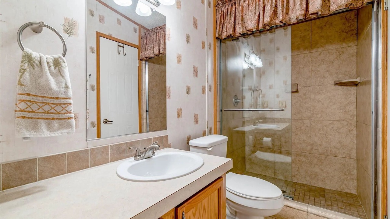 Photo of Bathroom in Pottsboro