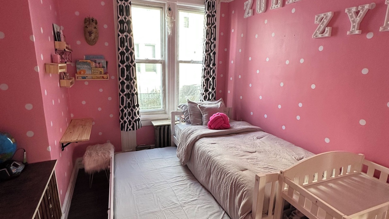 Photo of Bedroom in South Side