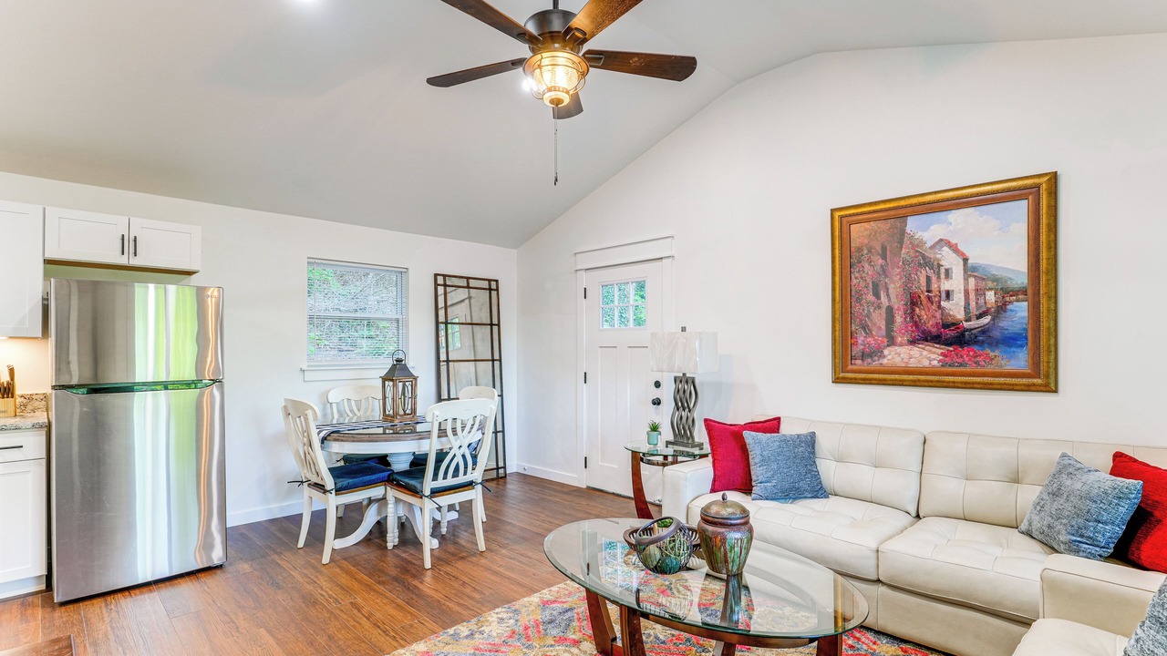 Photo of Livingroom in Cleveland