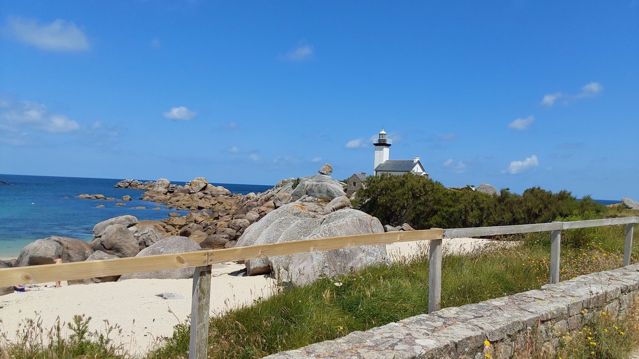 Photo of Others in Plouneour-Trez