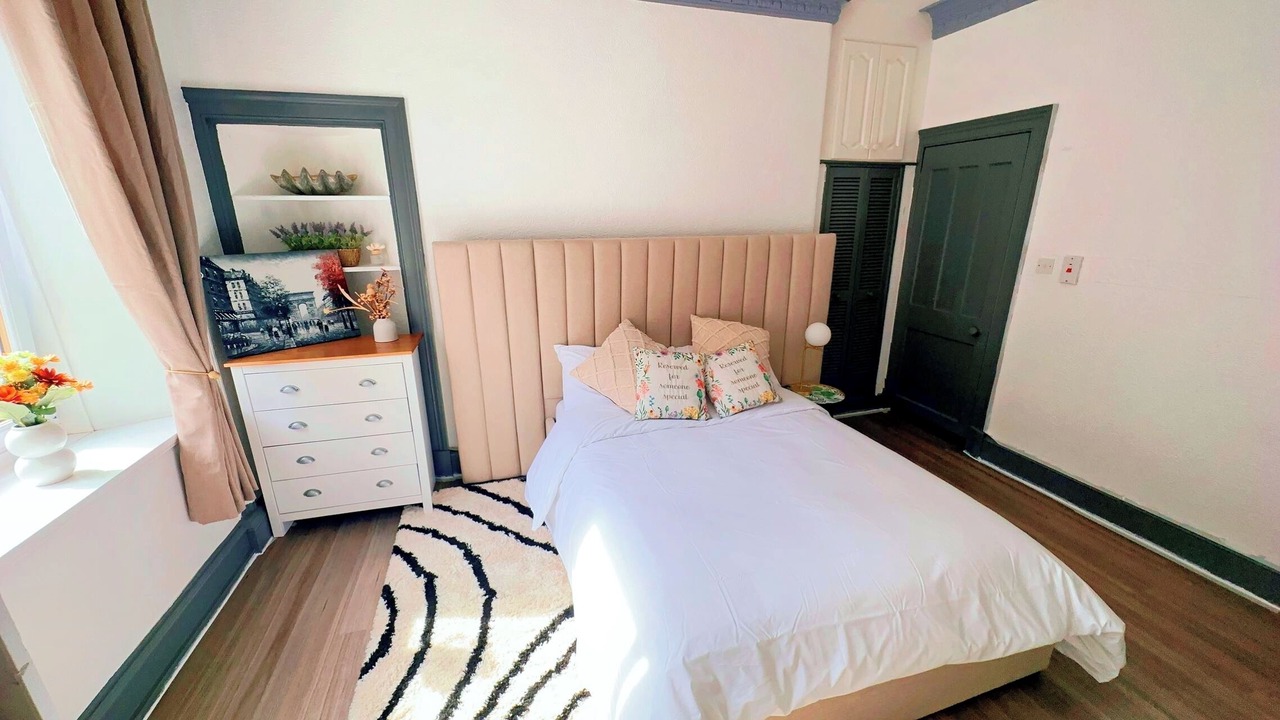 Photo of Bedroom in West End