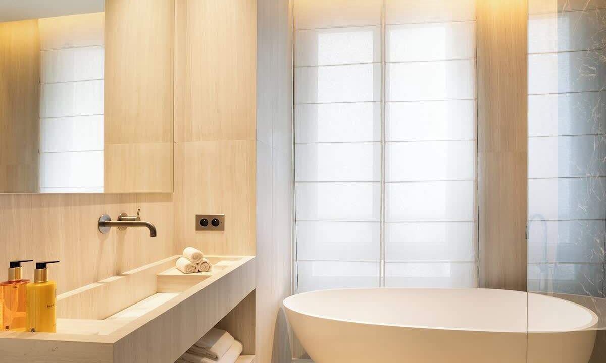 Photo of Bathroom in Saint-Merri