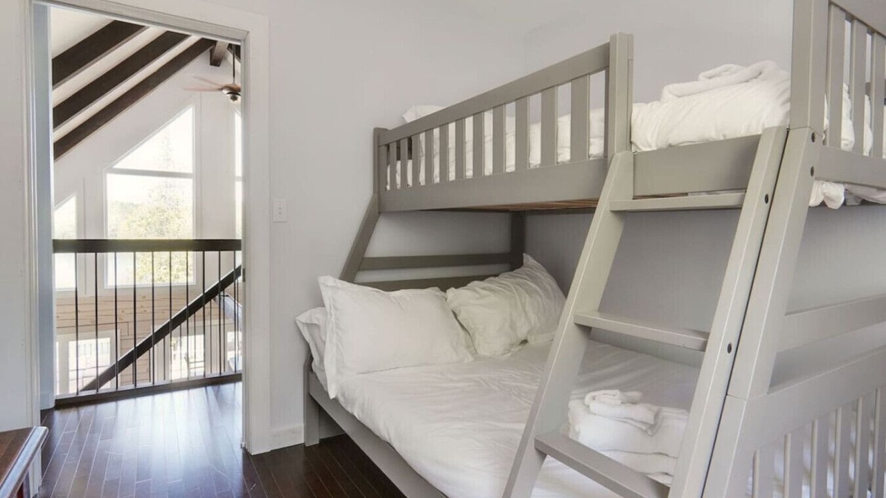 Photo of Bedroom in Pontiac