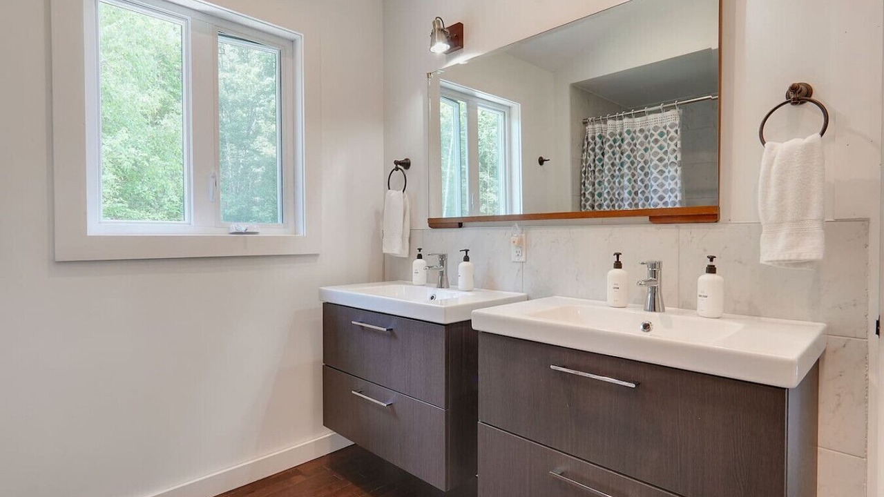 Photo of Bathroom in Pontiac
