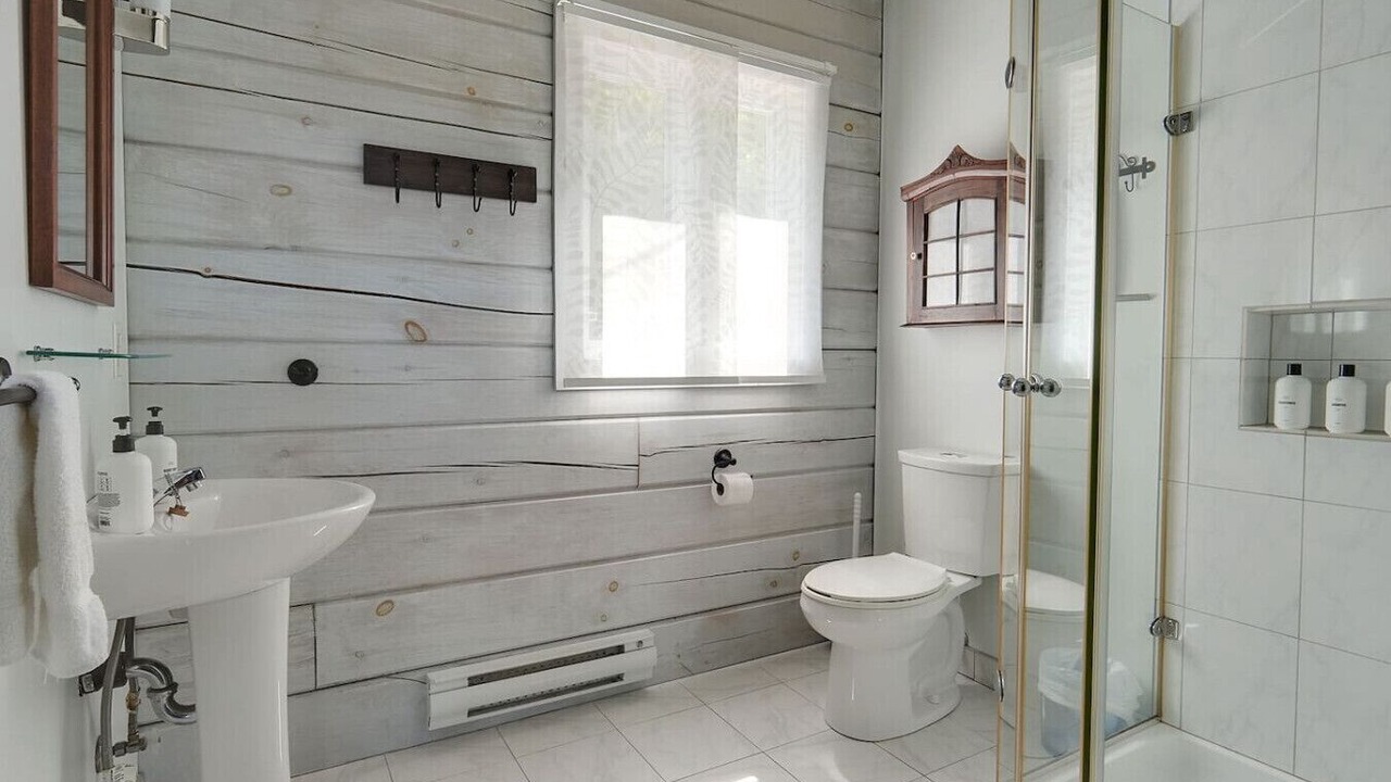 Photo of Bathroom in Pontiac