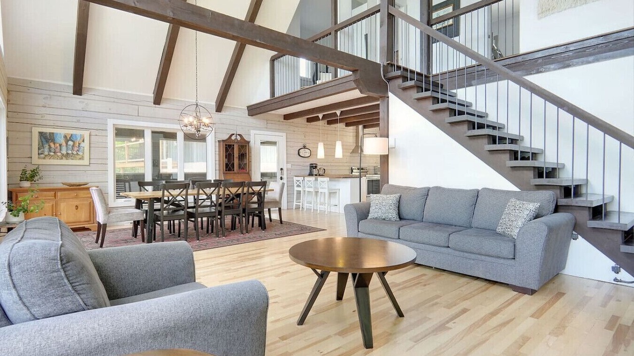 Photo of Livingroom in Pontiac