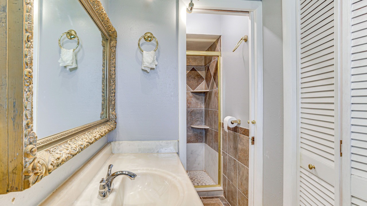 Photo of Bathroom in Central Oklahoma City