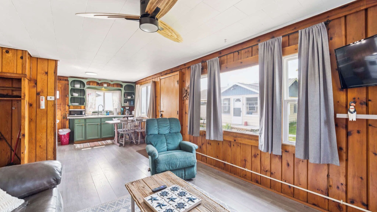 Photo of Livingroom in Oscoda