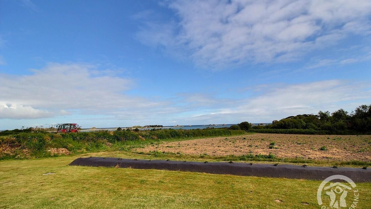 Photo of Outdoor in Plougrescant