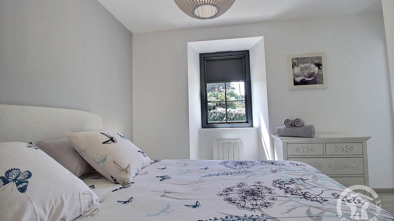 Photo of Bedroom in Plougrescant
