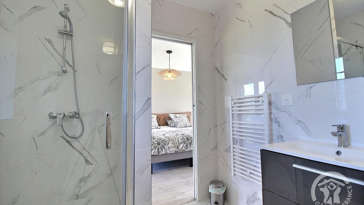 Photo of Bathroom in Plougrescant