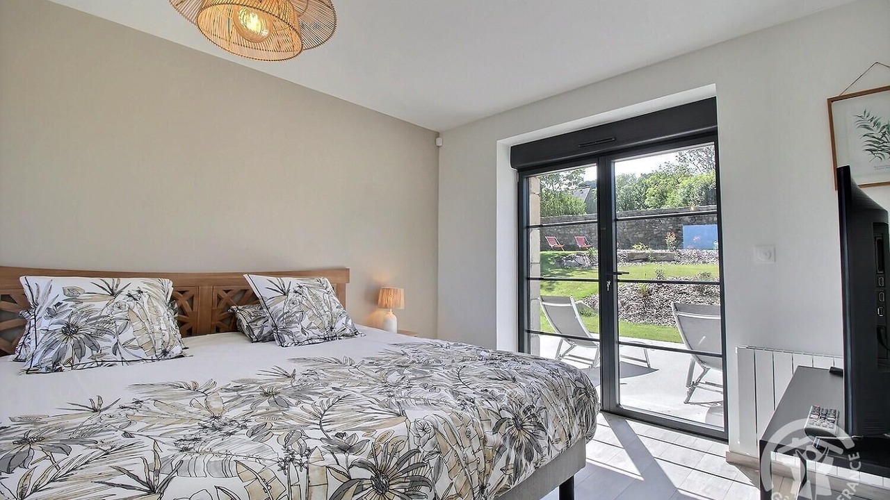 Photo of Bedroom in Plougrescant