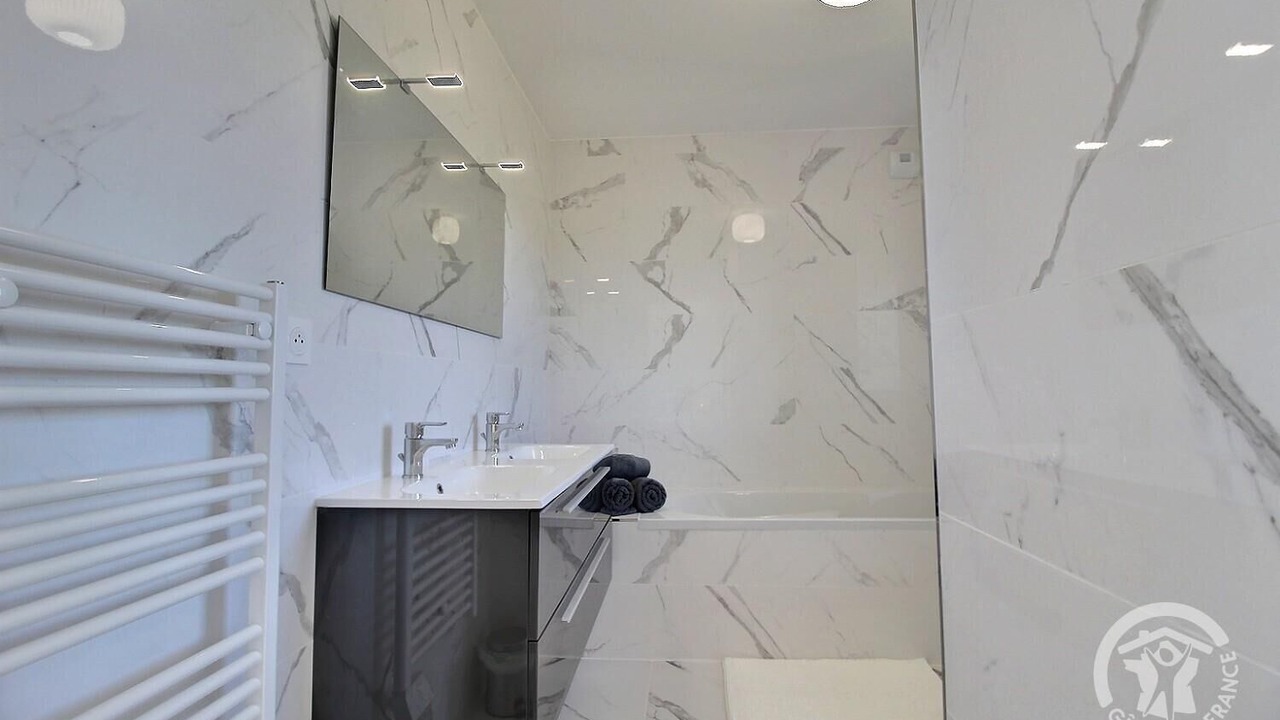 Photo of Bathroom in Plougrescant